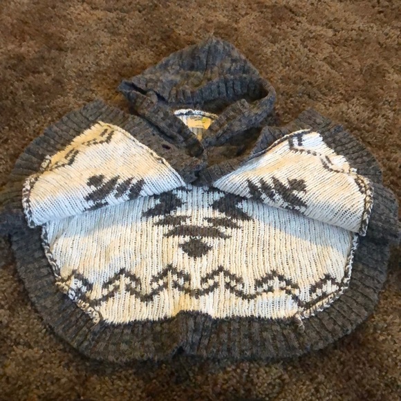 Cape - Picture 2 of 3